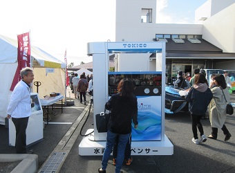 水素ディスペンサーの模型