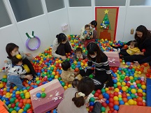 もちもちくらぶの様子(ボールプール)