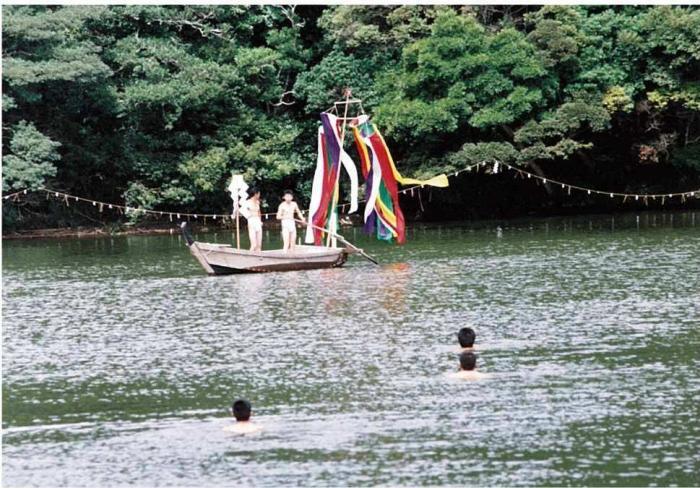 桜ヶ池のお櫃納め