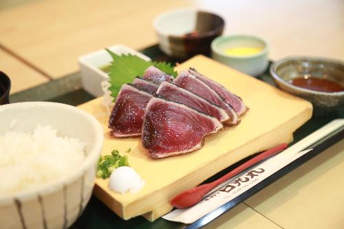 一本釣り日光丸藁焼きかつおタタキ定食